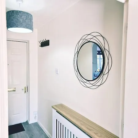 Park On The Doorstep, 2-bed Modern House In Stoke Gifford, Nr Parkway Station And Uwe Bristol