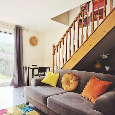 Holiday home Spacious 2 Bed House Close To Parkway Station Bristol