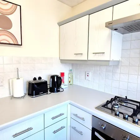 Holiday home Spacious 2 Bed House Close To Parkway Station