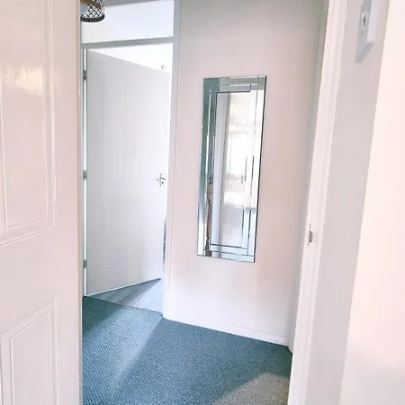 Holiday home Spacious 2 Bed House Close To Parkway Station *