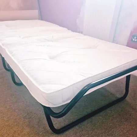 Vakantiehuis Park On The Doorstep, 2-bed Modern House In Stoke Gifford, Nr Parkway Station And Uwe Bristol