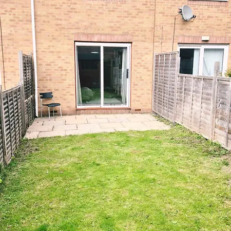 Park On The Doorstep, 2-bed Modern House In Stoke Gifford, Nr Parkway Station And Uwe Holiday home Bristol