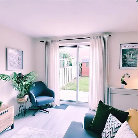 Vakantiehuis Park On The Doorstep, 2-bed Modern House In Stoke Gifford, Nr Parkway Station And Uwe