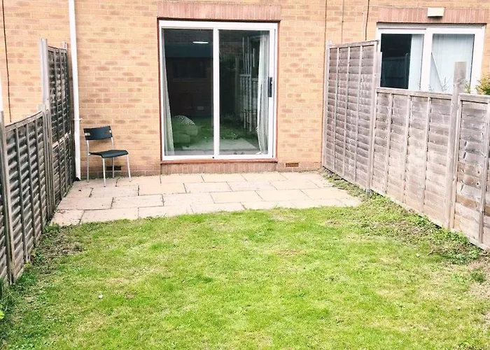 Park On The Doorstep, 2-bed Modern House In Stoke Gifford, Nr Parkway Station And Uwe בית נופש בריסטול