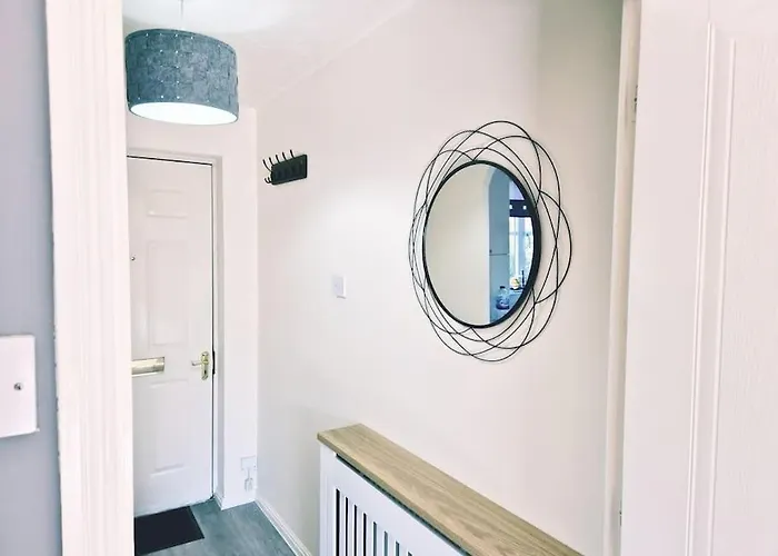 Park On The Doorstep, 2-bed Modern House In Stoke Gifford, Nr Parkway Station And Uwe 布里斯托