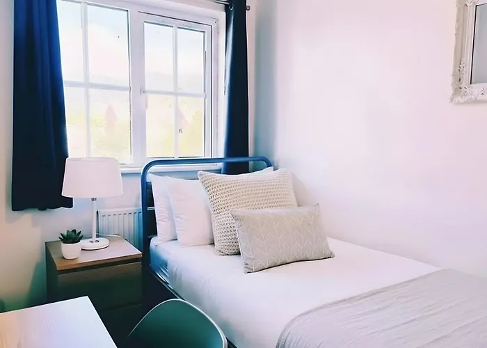 Park On The Doorstep, 2-bed Modern House In Stoke Gifford, Nr Parkway Station And Uwe 度假居 布里斯托