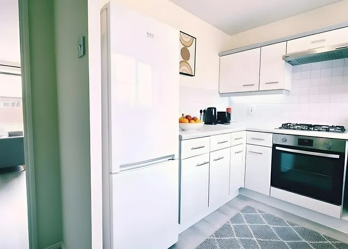 Park On The Doorstep, 2-bed Modern House In Stoke Gifford, Nr Parkway Station And Uwe 度假居 *