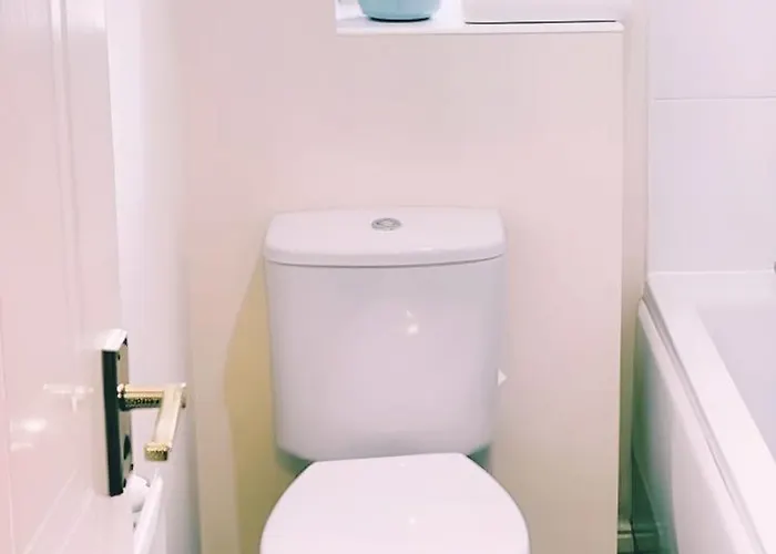 Park On The Doorstep, 2-bed Modern House In Stoke Gifford, Nr Parkway Station And Uwe 度假居 布里斯托