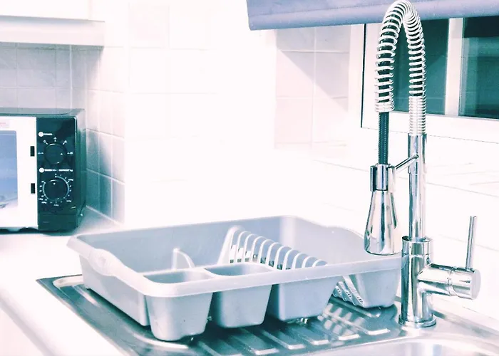 Park On The Doorstep, 2-bed Modern House In Stoke Gifford, Nr Parkway Station And Uwe 布里斯托